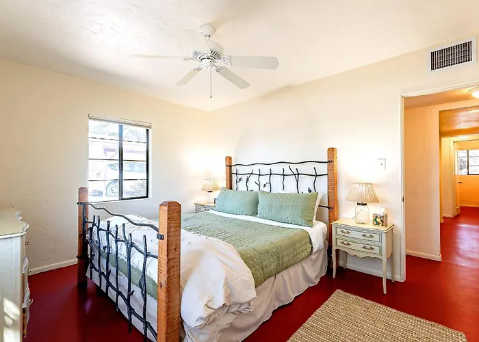 Hawthorne Manor - 3bd In With Patio