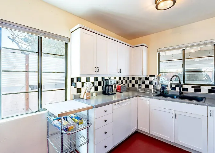 Hawthorne Manor - 3bd In With Patio Holiday home Tucson