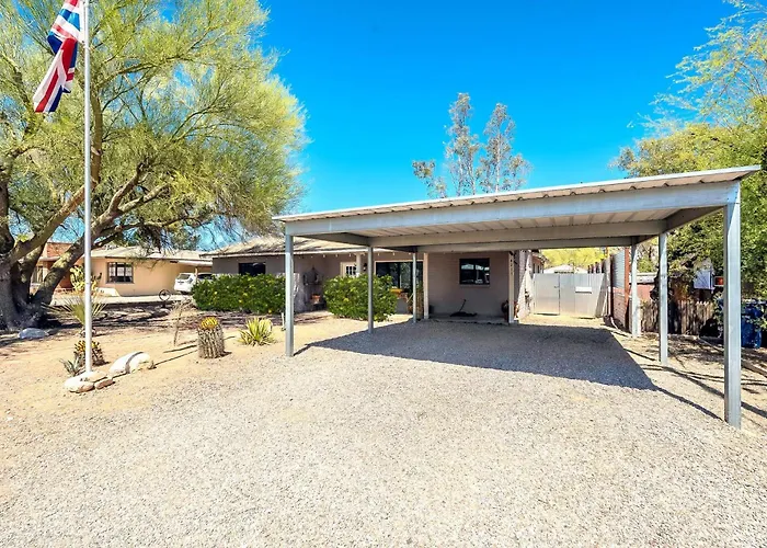 Hawthorne Manor - 3bd In With Patio Holiday home Tucson